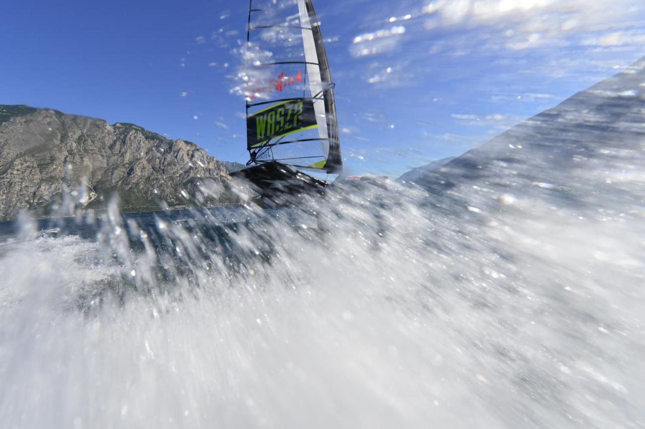 Wind Hotel Malcesine Bagian luar foto