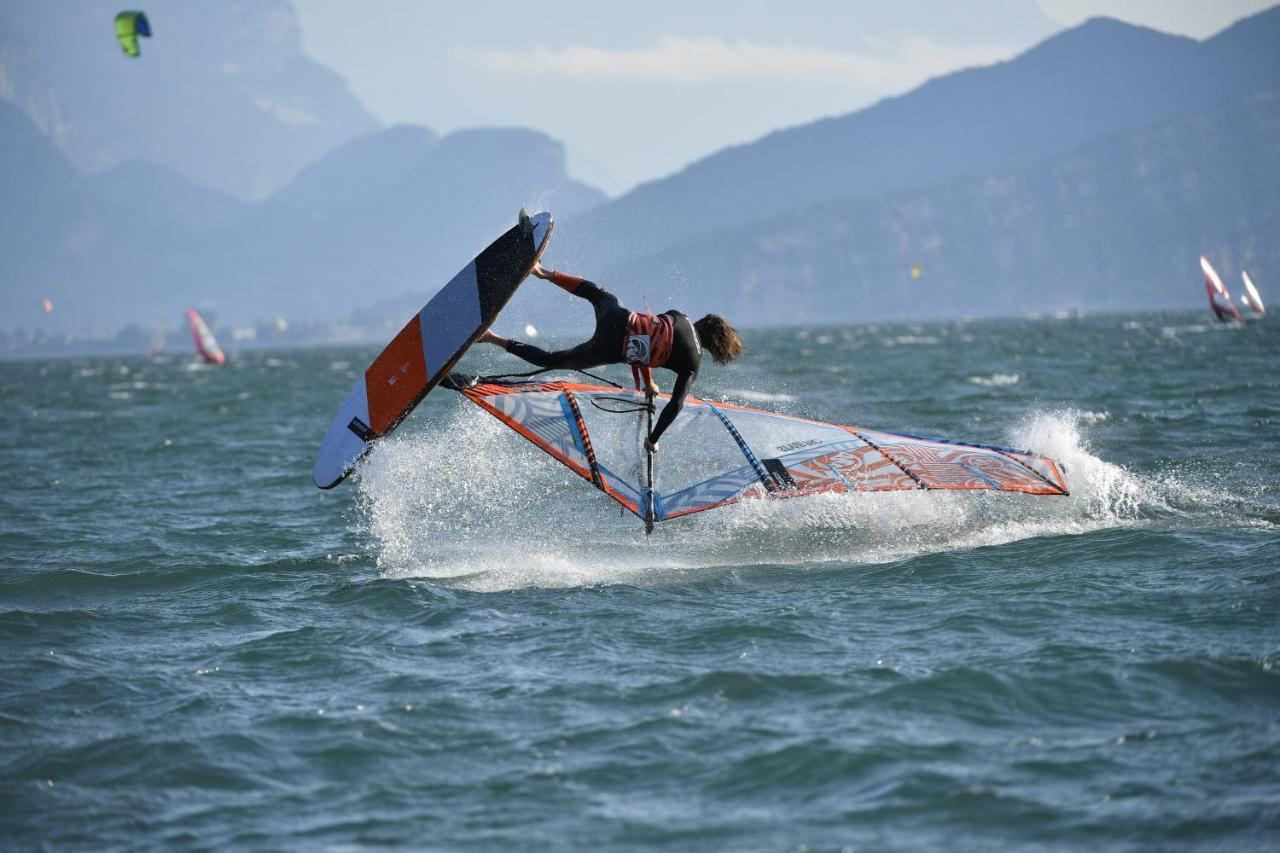 Wind Hotel Malcesine Bagian luar foto