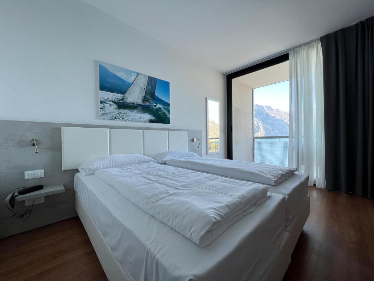 Wind Hotel Malcesine Bagian luar foto