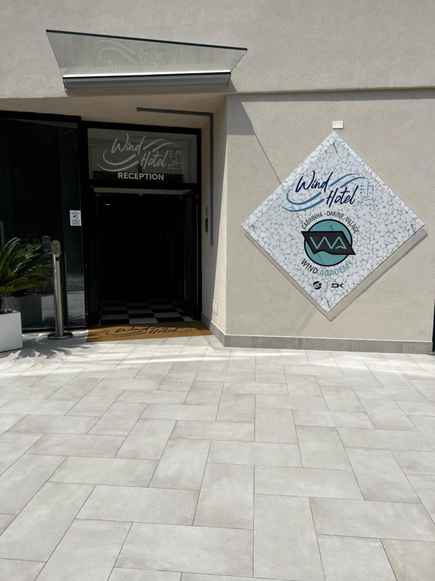 Wind Hotel Malcesine Bagian luar foto