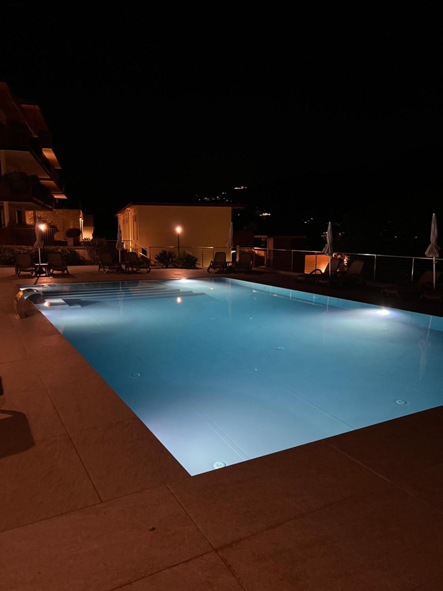 Wind Hotel Malcesine Bagian luar foto